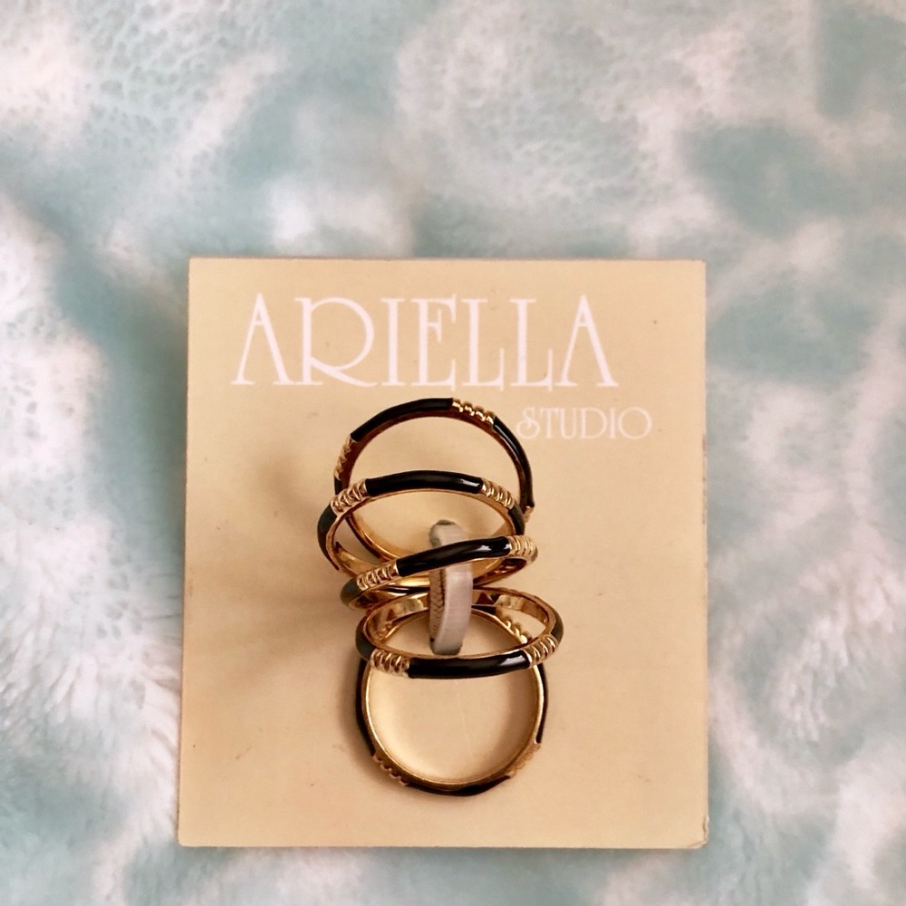 ✨ MAKE AN OFFER • Ariella Studio 5-piece Ring Set